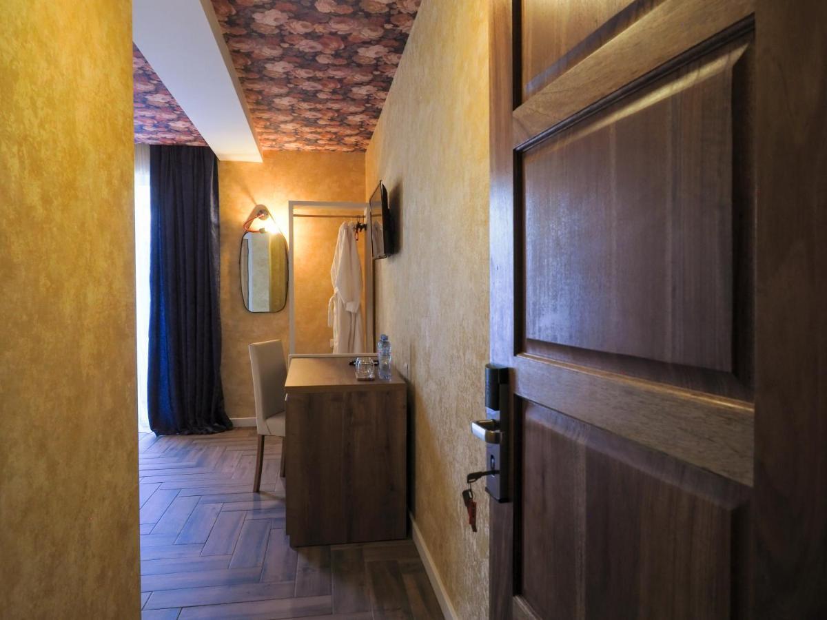 Hotel Banihills Тбилиси Экстерьер фото