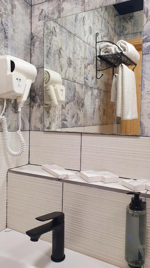 Hotel Banihills Тбилиси Экстерьер фото