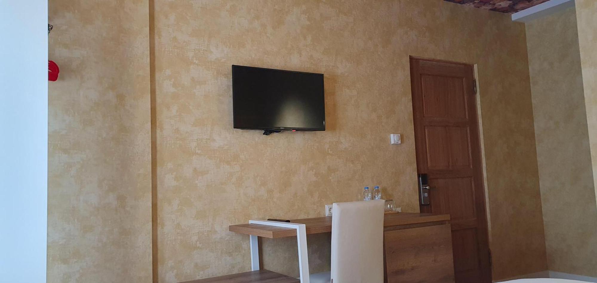 Hotel Banihills Тбилиси Экстерьер фото